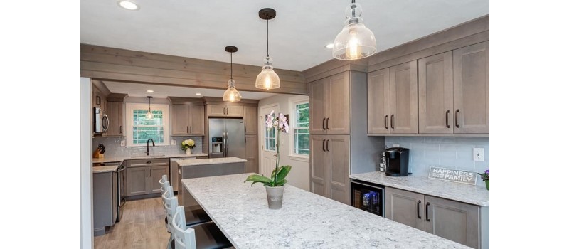 What are the Color Choices for Distressed Kitchen Cabinets? What are the Color Choices for Distressed Kitchen Cabinets?